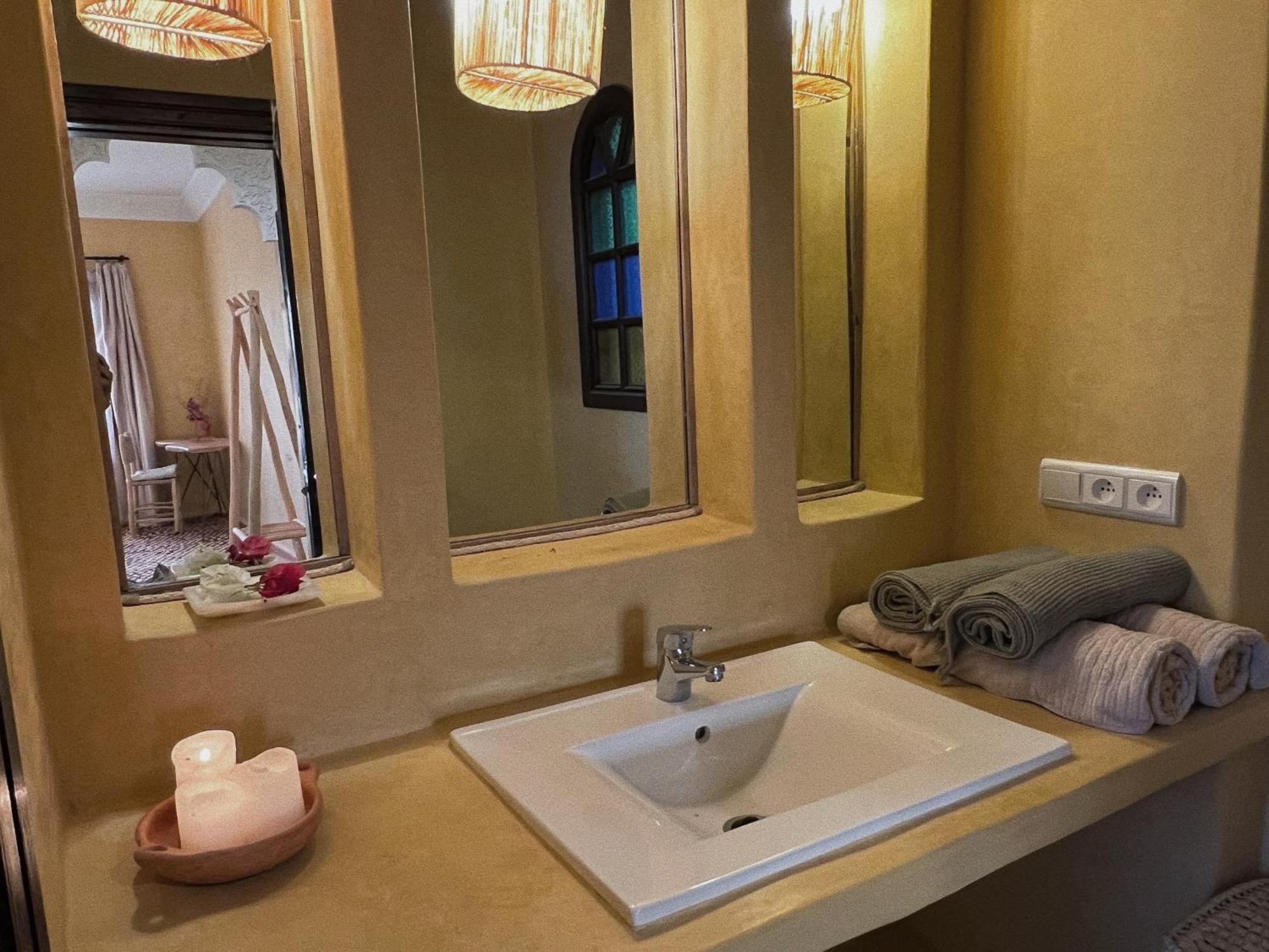 Dar Omnia Hotel Szavíra Kültér fotó
