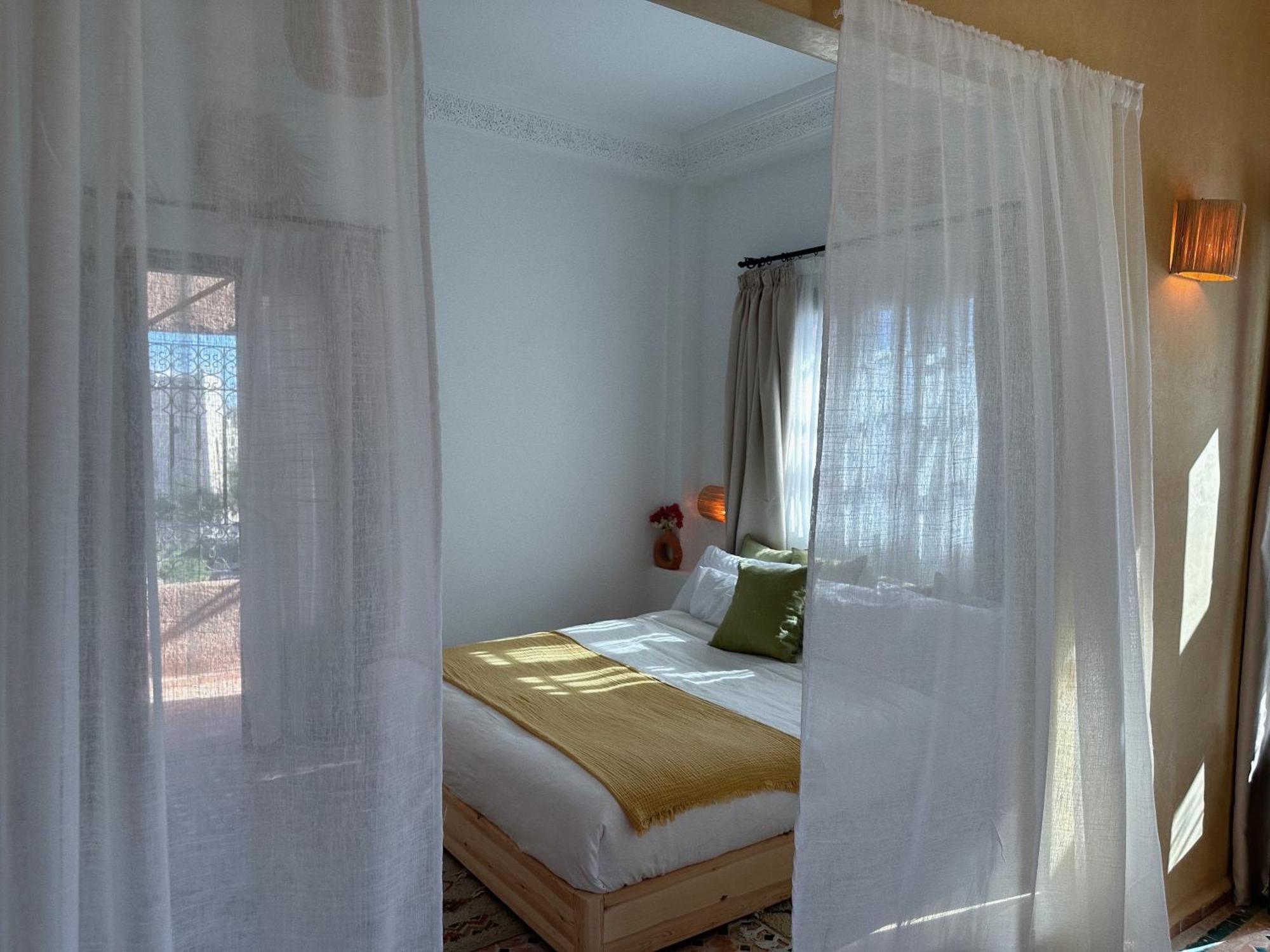 Dar Omnia Hotel Szavíra Kültér fotó